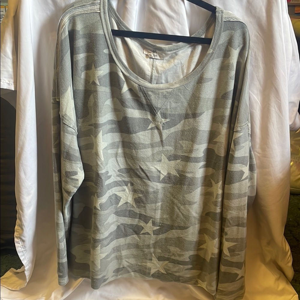 Maurices Gray Camo Print Long Sleeve Shirt